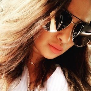 Meet your Posher, Maria